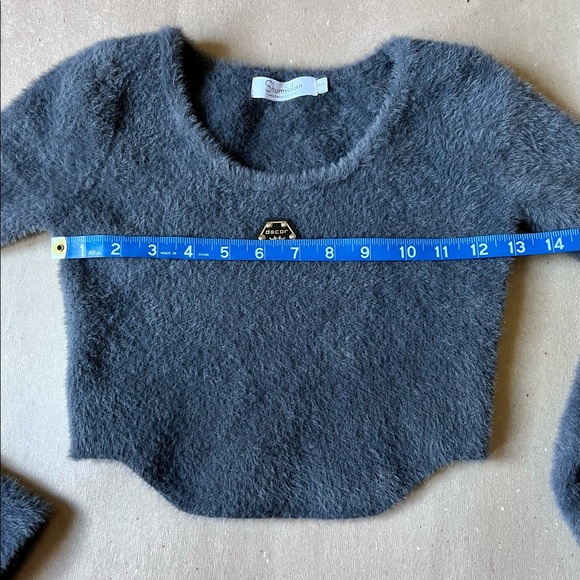 Shumisilan Cropped Sweater - Picture 4 of 5
